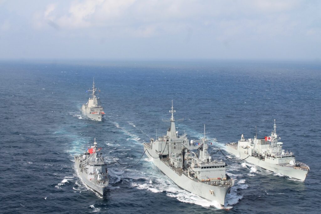 Vida a bordo del bac "Cantabria" durante su participacion en la agrupación SNMG-2